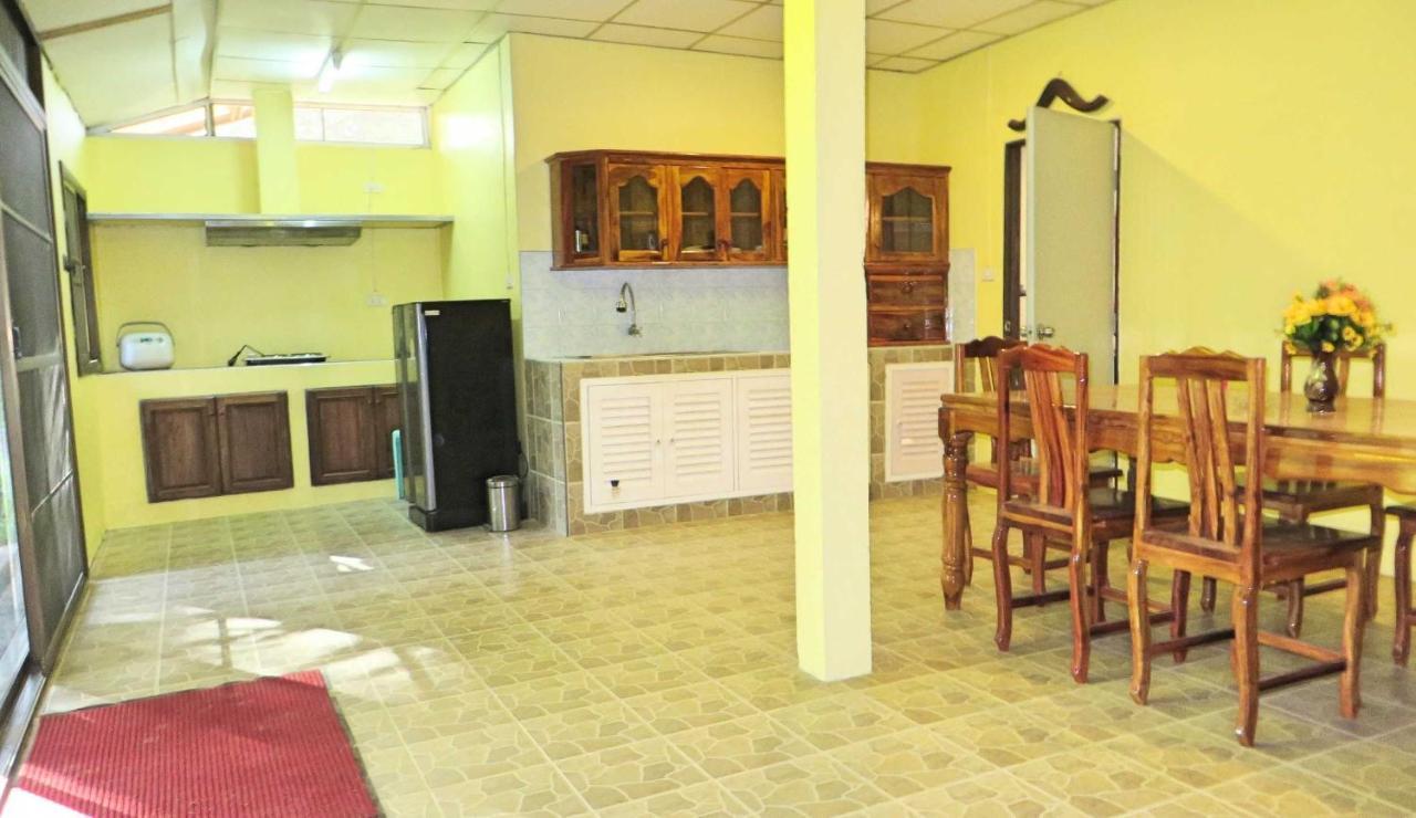 Isaan Perazim Park Hotel Roi Et Bagian luar foto