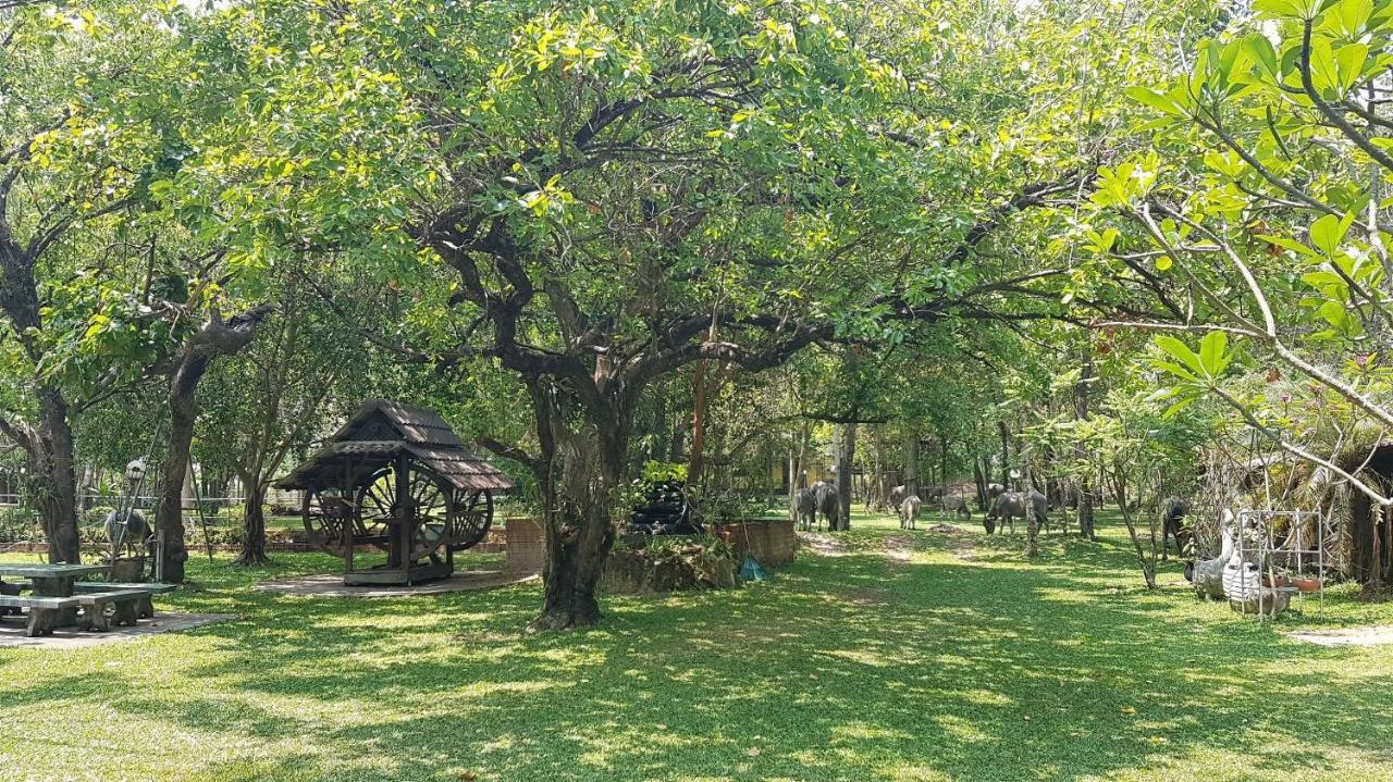 Isaan Perazim Park Hotel Roi Et Bagian luar foto