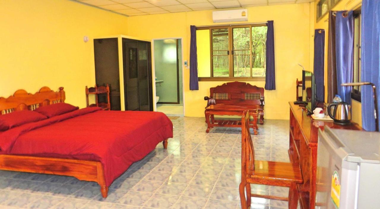Isaan Perazim Park Hotel Roi Et Bagian luar foto