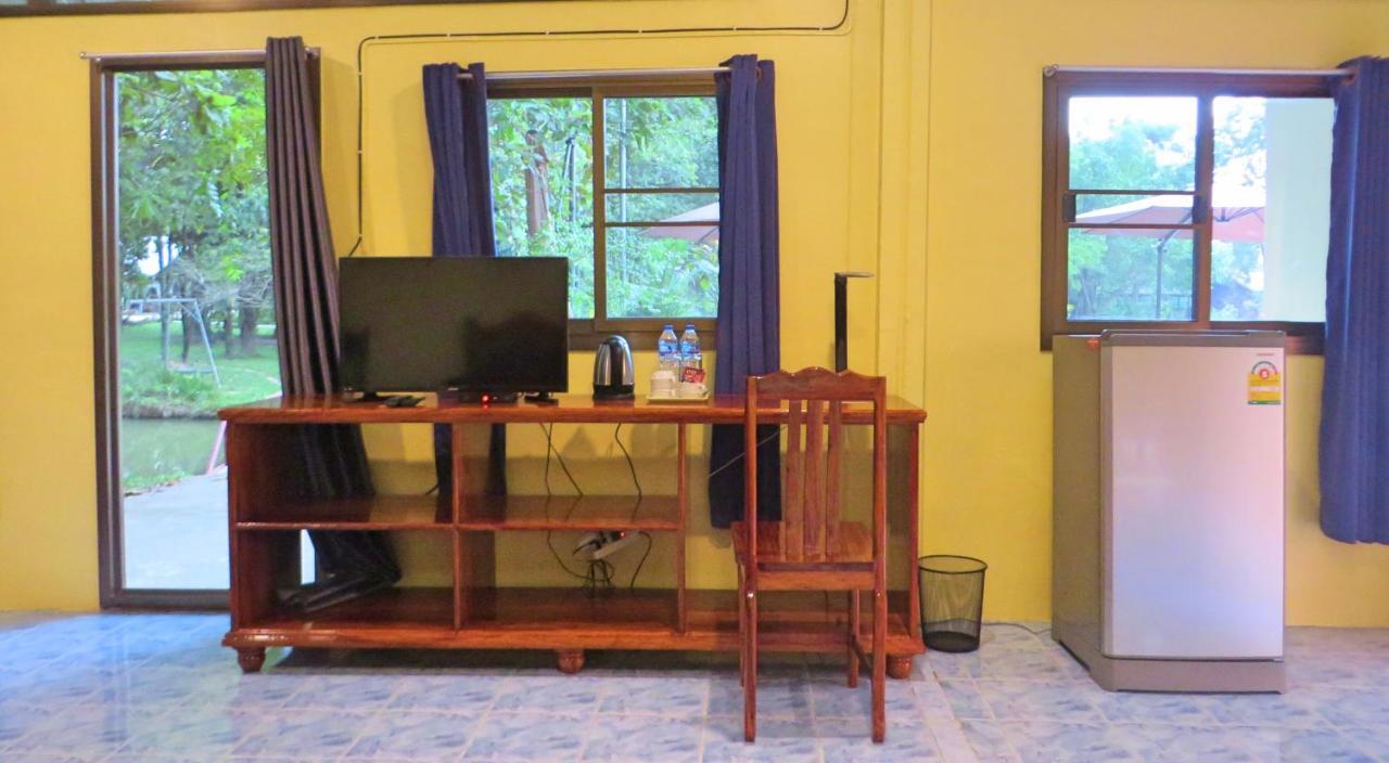 Isaan Perazim Park Hotel Roi Et Bagian luar foto