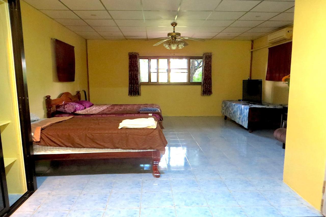 Isaan Perazim Park Hotel Roi Et Bagian luar foto