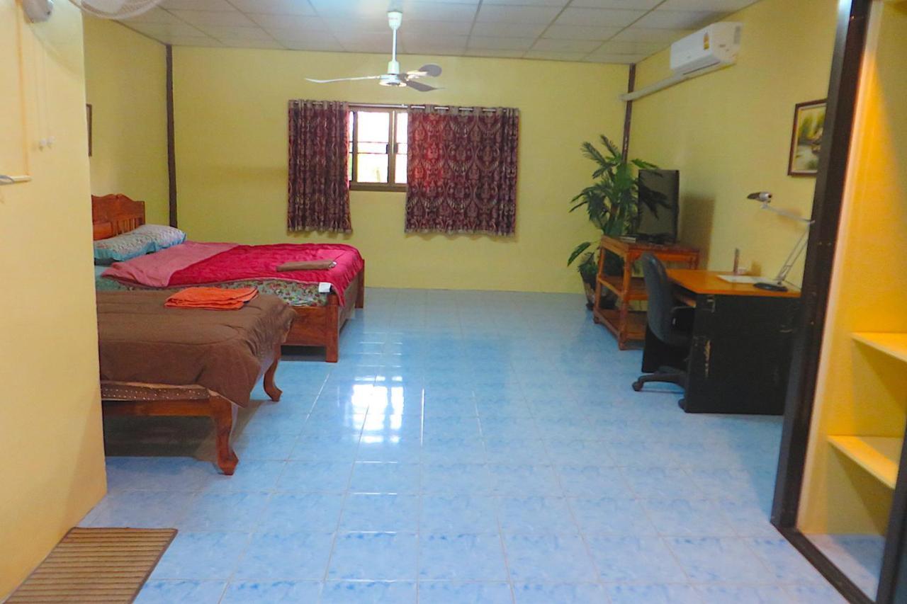 Isaan Perazim Park Hotel Roi Et Bagian luar foto
