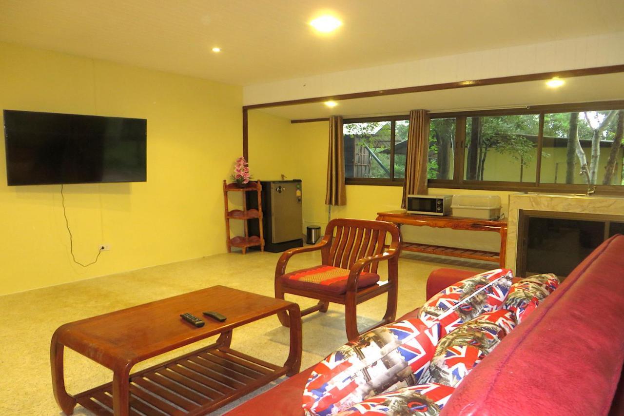 Isaan Perazim Park Hotel Roi Et Bagian luar foto