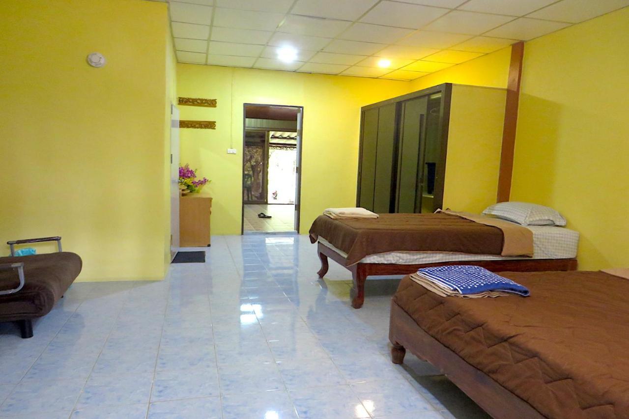 Isaan Perazim Park Hotel Roi Et Bagian luar foto