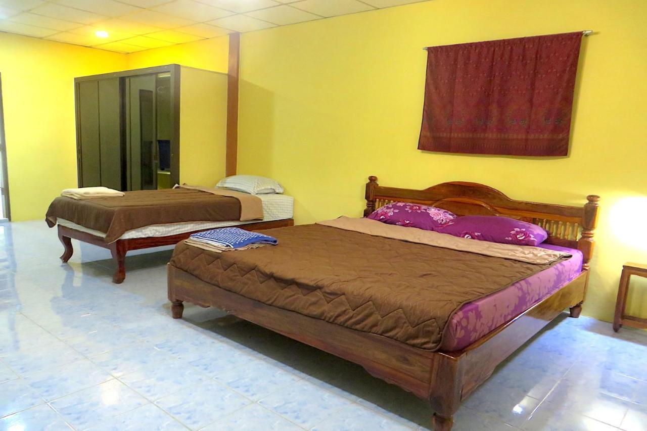 Isaan Perazim Park Hotel Roi Et Bagian luar foto