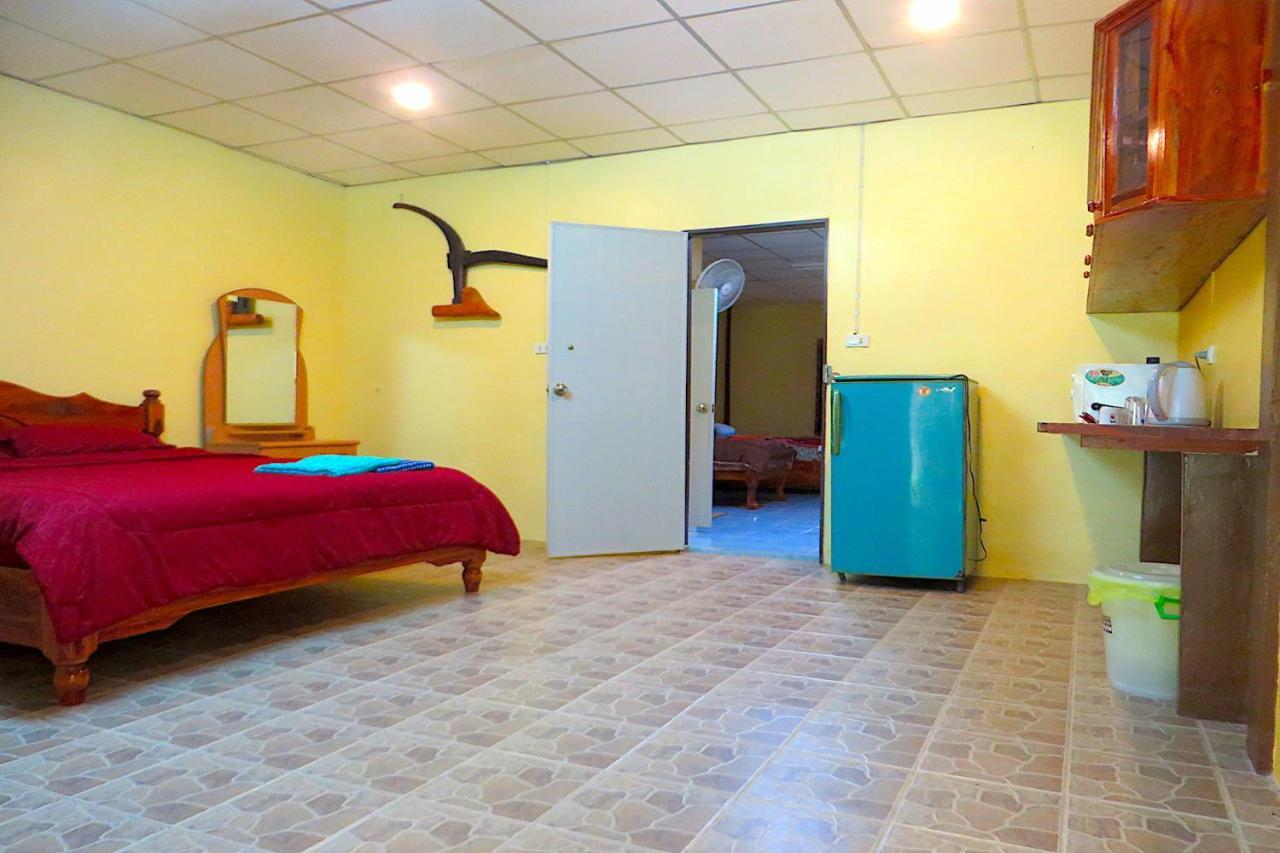 Isaan Perazim Park Hotel Roi Et Bagian luar foto