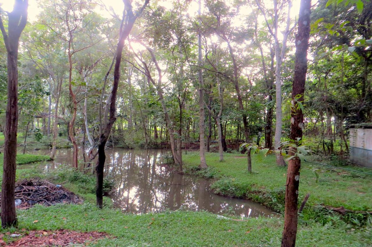 Isaan Perazim Park Hotel Roi Et Bagian luar foto