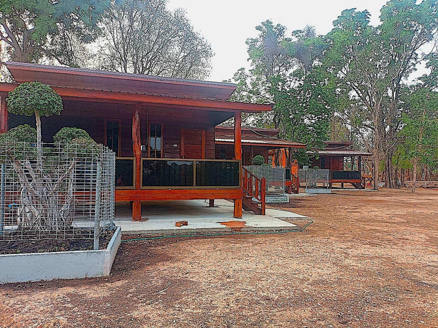 Isaan Perazim Park Hotel Roi Et Bagian luar foto